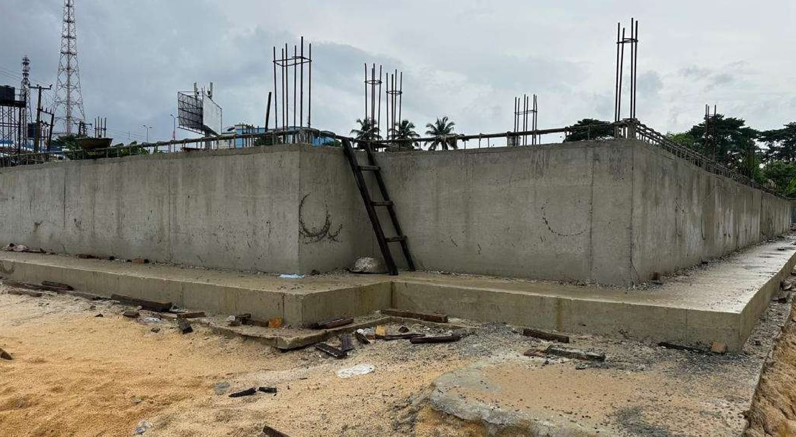 Reinforced-concrete perimeter wall and podium at the Fidelity Bank site, Trans Amadi
